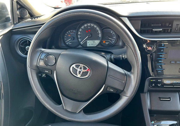 Toyota Auris cena 41900 przebieg: 192000, rok produkcji 2018 z Warszawa małe 121